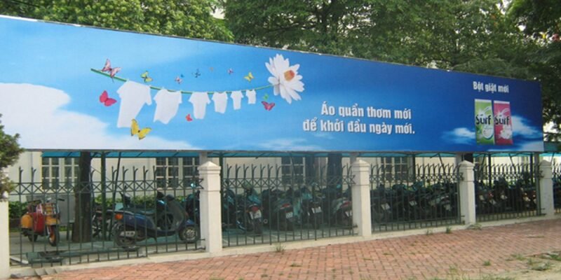Đánh giá độ bền màu ngoài trời khi in bạt Hiflex khổ lớn bằng các công nghệ in