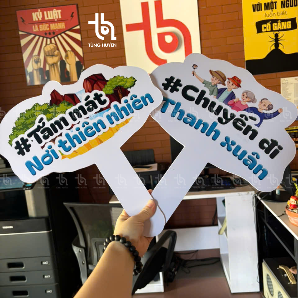 Hashtag cầm tay sự kiện in tại xưởng Tùng Huyền
