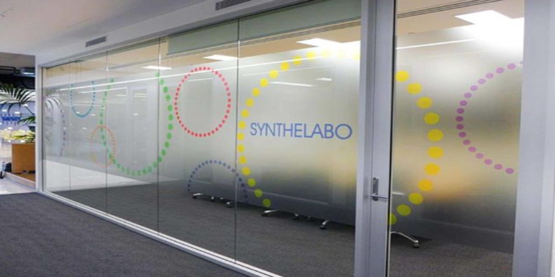 Các trường hợp thực tế nên chọn dịch vụ in decal dán kính