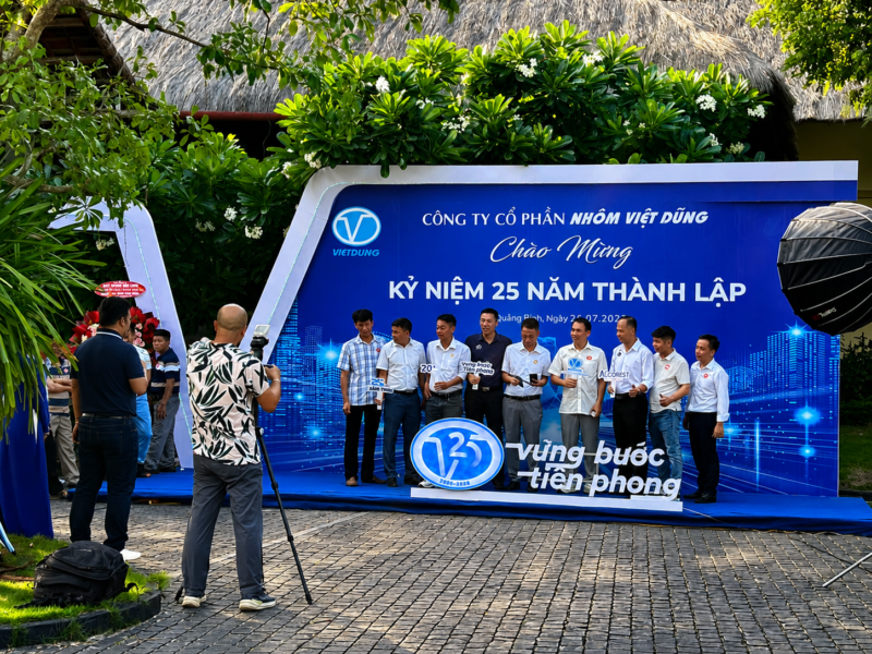 Photobooth sự kiện là một trong những dịch vụ của Quảng cáo Tùng Huyền