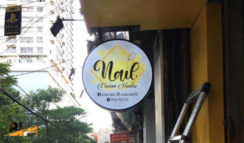 Phân tích đặc điểm cơ bản của biển nail giá rẻ